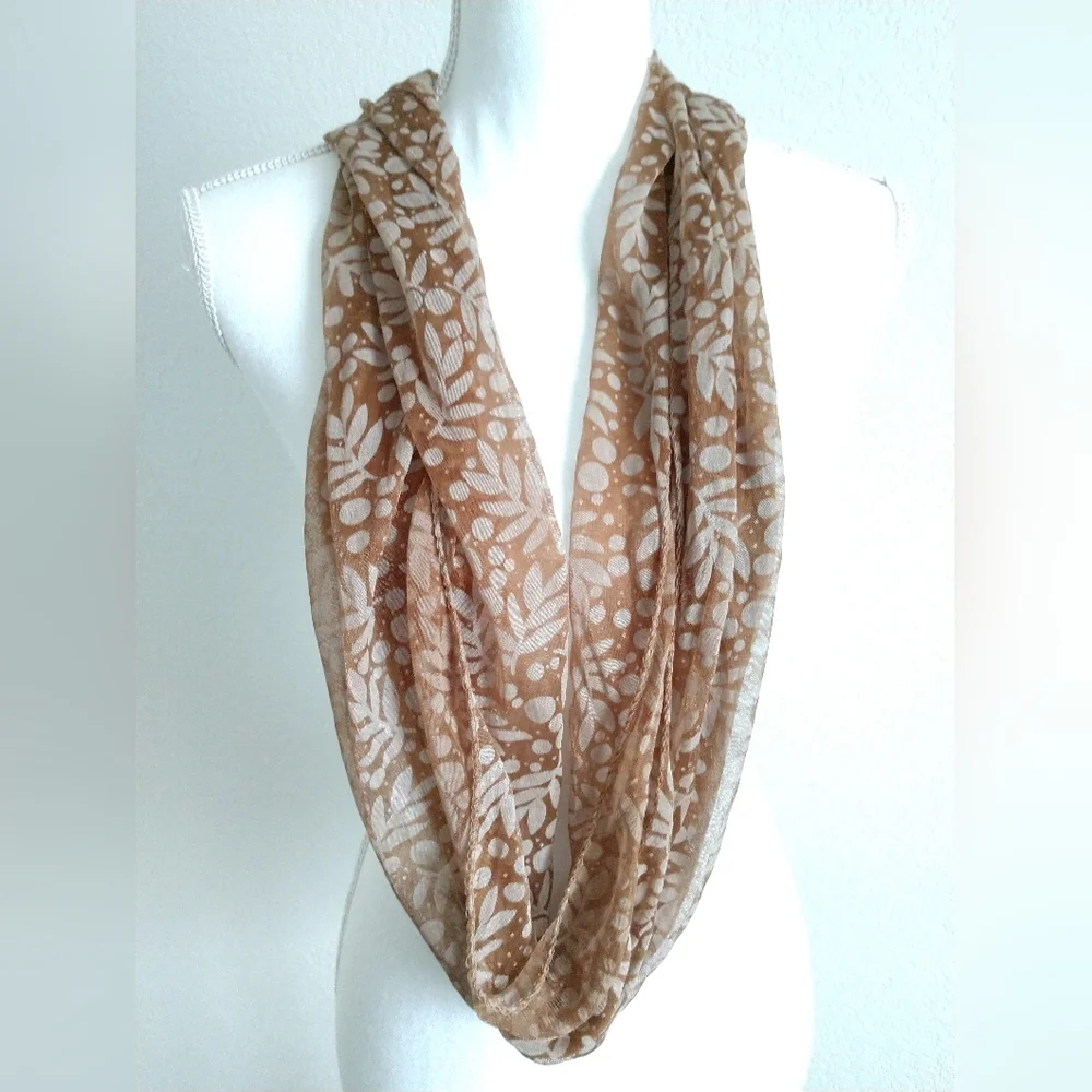 NEW Lavello Infinity Scarf Holiday Winter Brown White Leaves Berries Dot Print